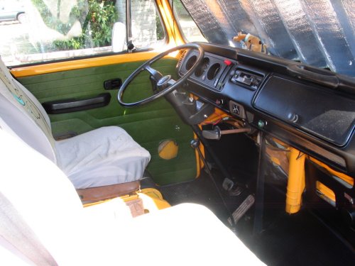 Yes, the Scooby-Doo bobble head came with the camper :-)
