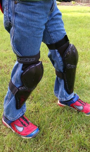 Alpinestars Youth Vapor Knee Guards
Fit nicely and will easily adjust to a wide variety of leg widths.
