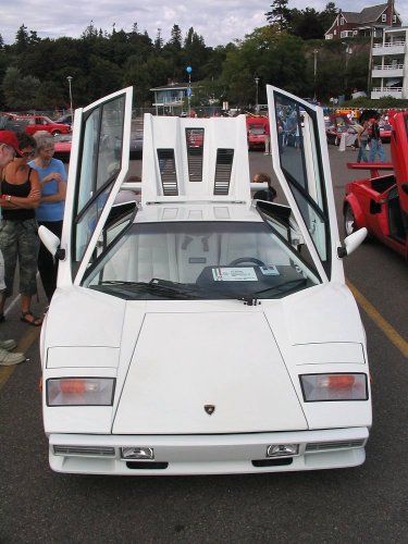 1987 Lamborghini Countach 5000 QV
Classic smiles.
