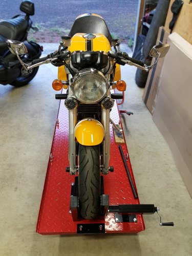 Sport bike clamped in without straps.
